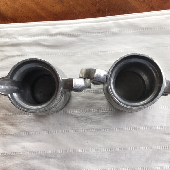 Wilton Armetale Plough Tavern Cream and Sugar Set - Picture 3 of 6